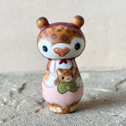 2” Leopard with Baby (Pink/Burgundy)