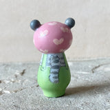 2” Cat with Baby (Green/Mauve)