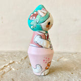 4” Cat Mama with Bonnet: Marshmallow