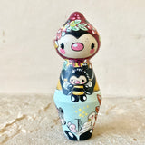 4” Bee Mama with Bonnet: Claret